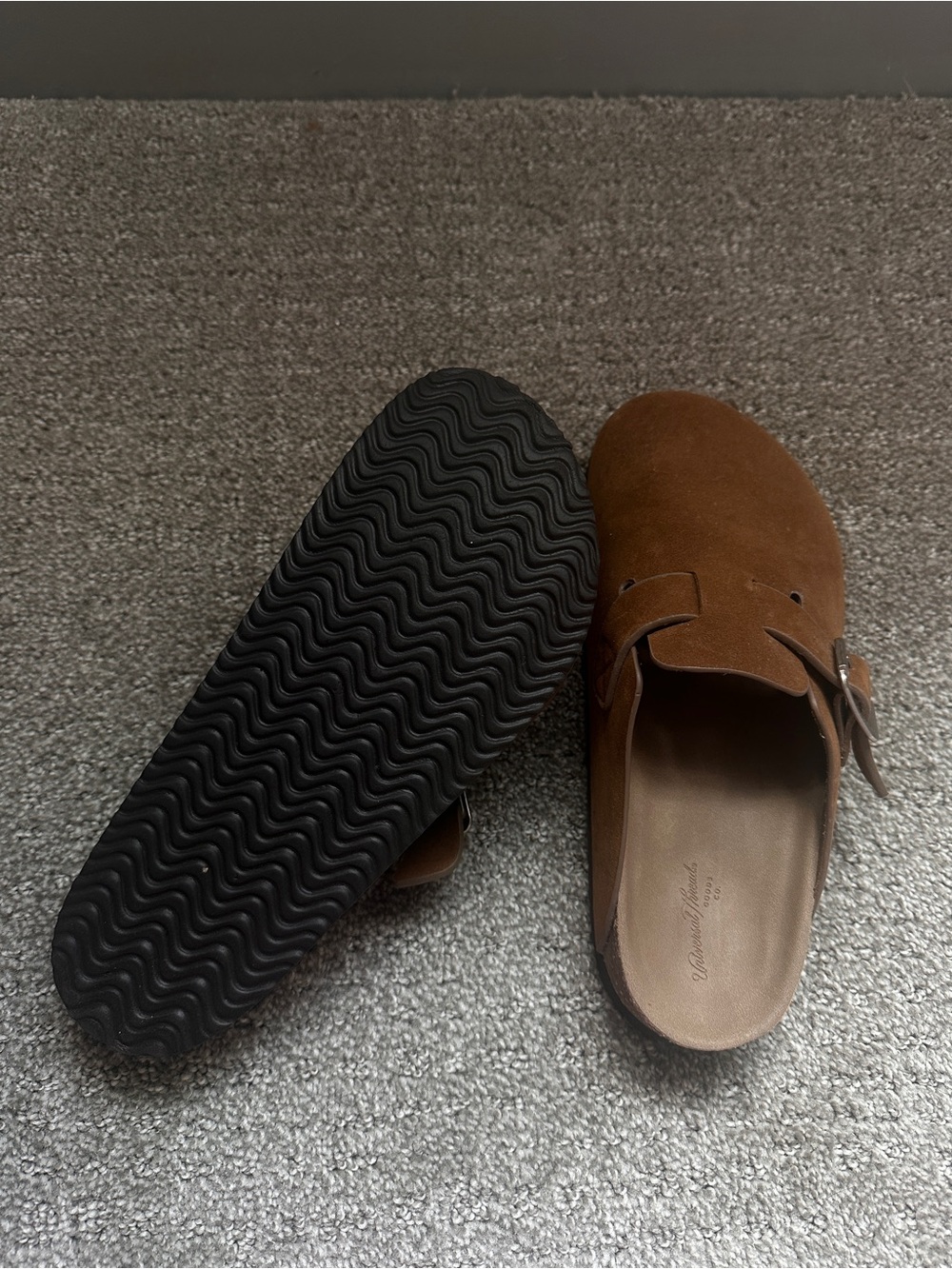 Universal Thread Clogs - Picture 4 of 4